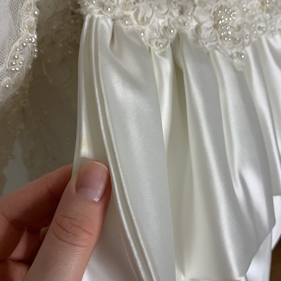 Mori Lee Vintage 80s 90s Beaded Sequins White and Ivory Wedding Dress Size 8 - Picture 12 of 16